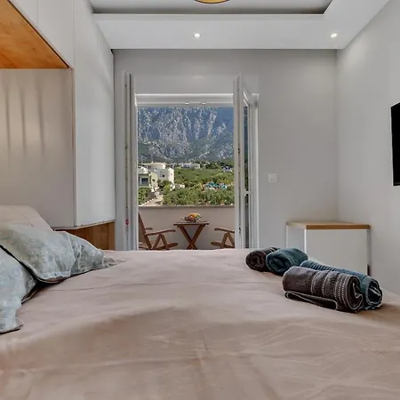 Lux App Caruso With Hot Tube And Amazing Sea View