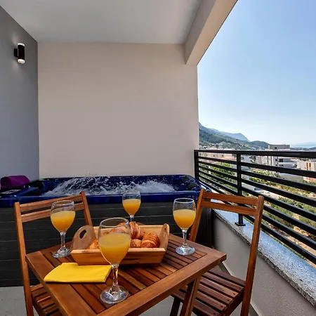 Lux App Caruso With Hot Tube And Amazing Sea View *